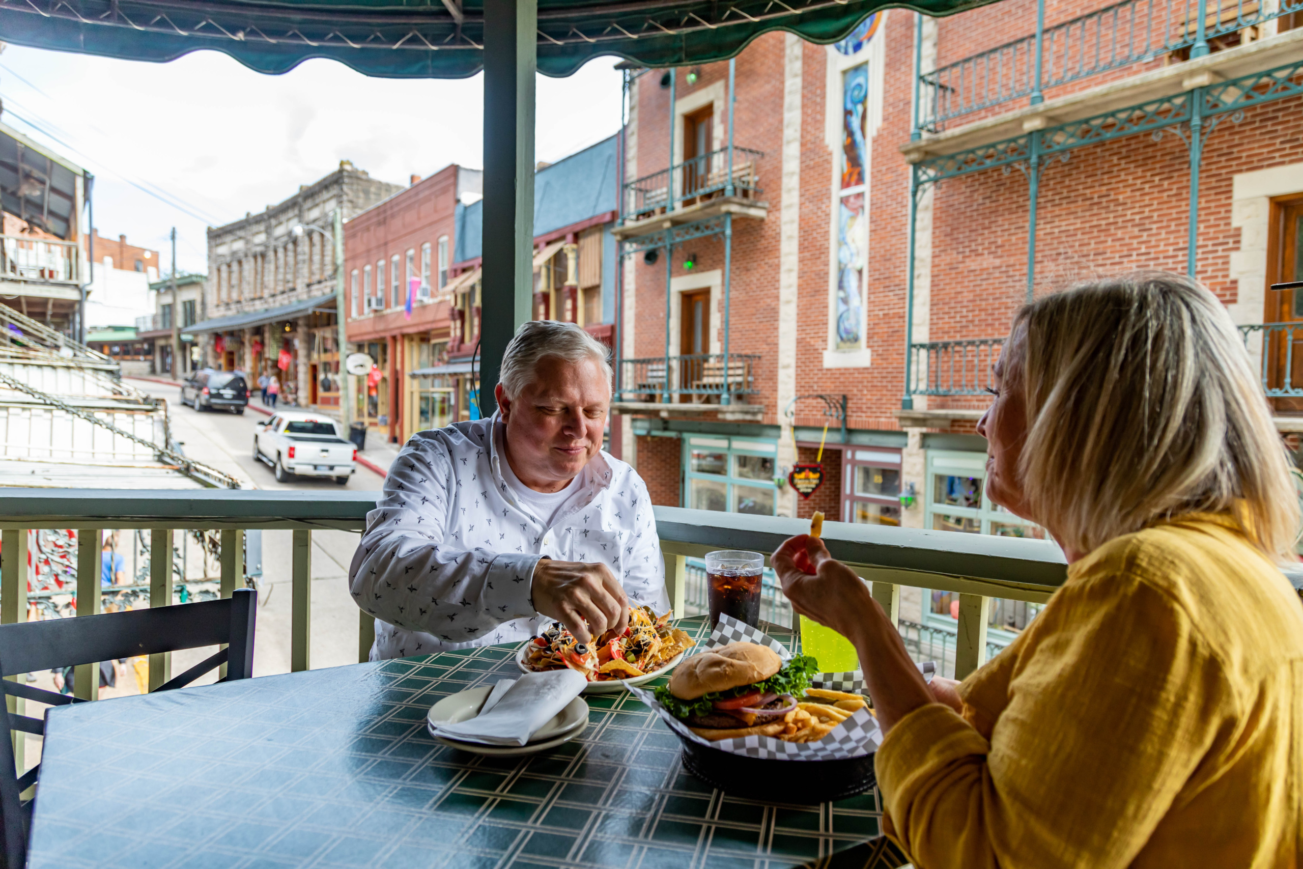 G6M_1932-edit Balcony restaurant eureka springs
