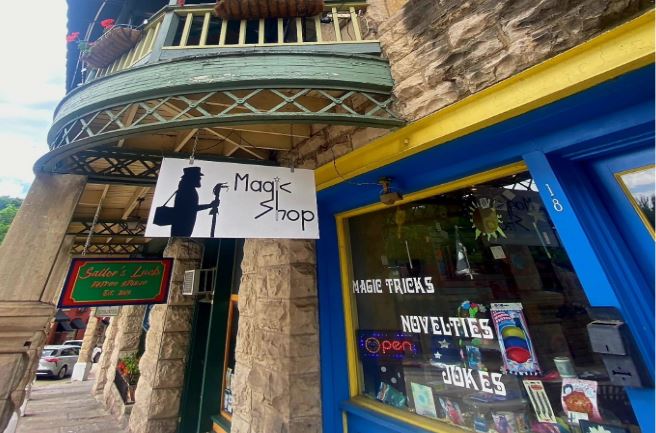 Eureka Springs Shops for Kids 